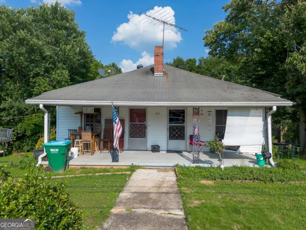 636 Elmwood St