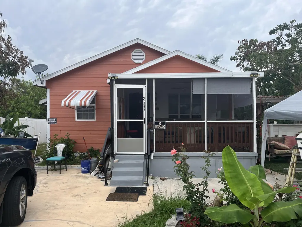 8545 SE Mars St