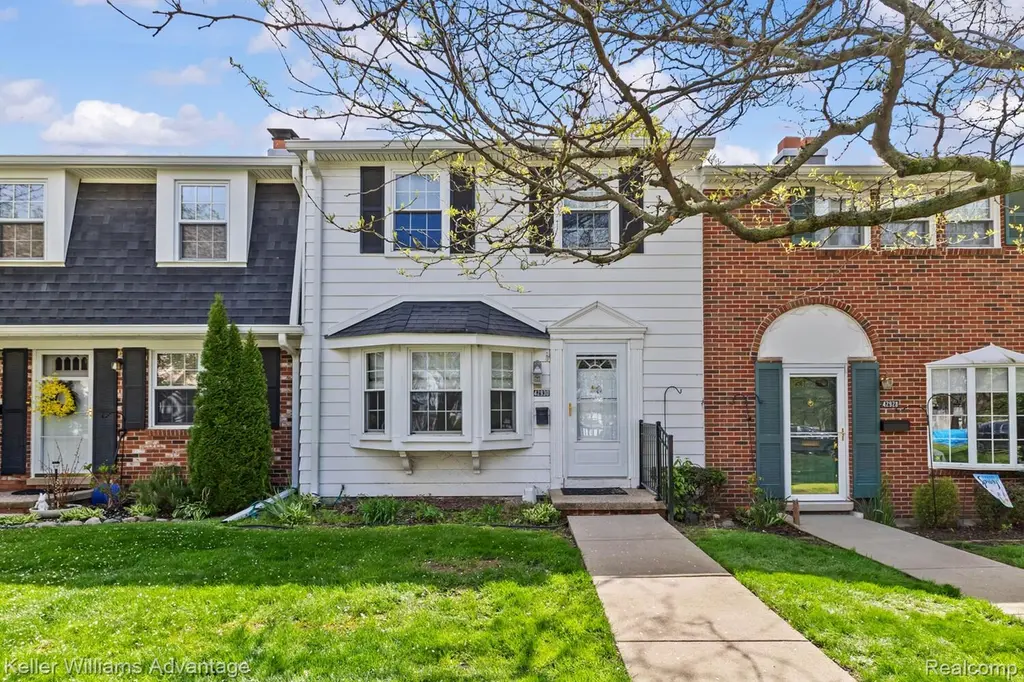 42930 Richards Ct