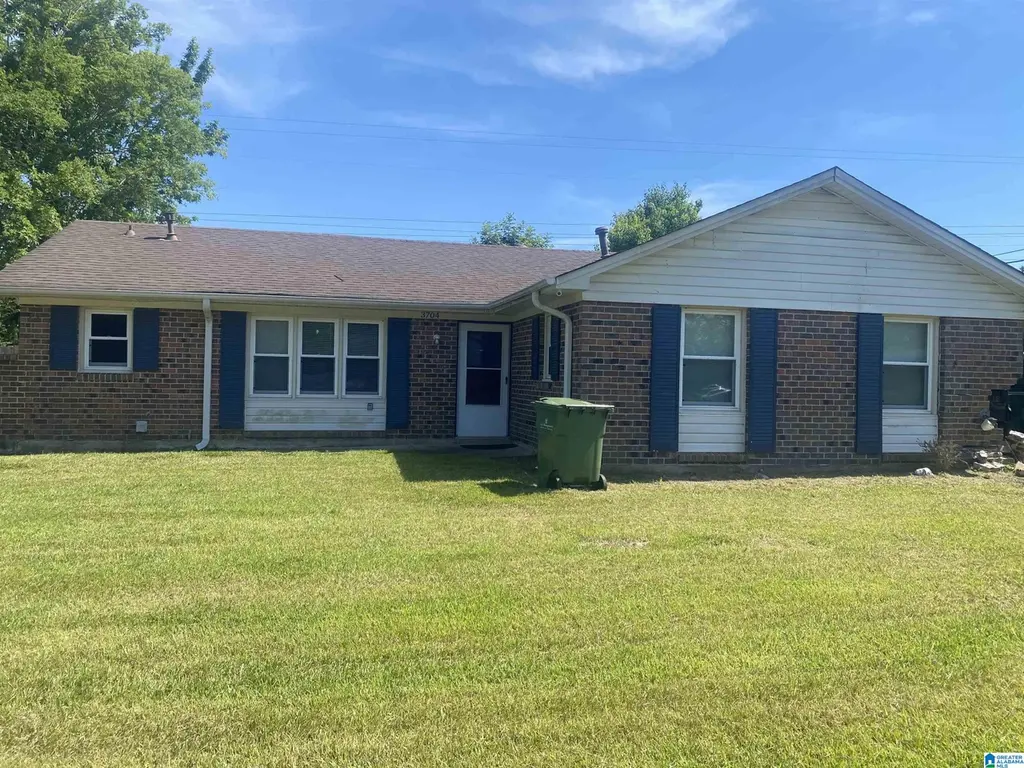 3704 Carriage Pl