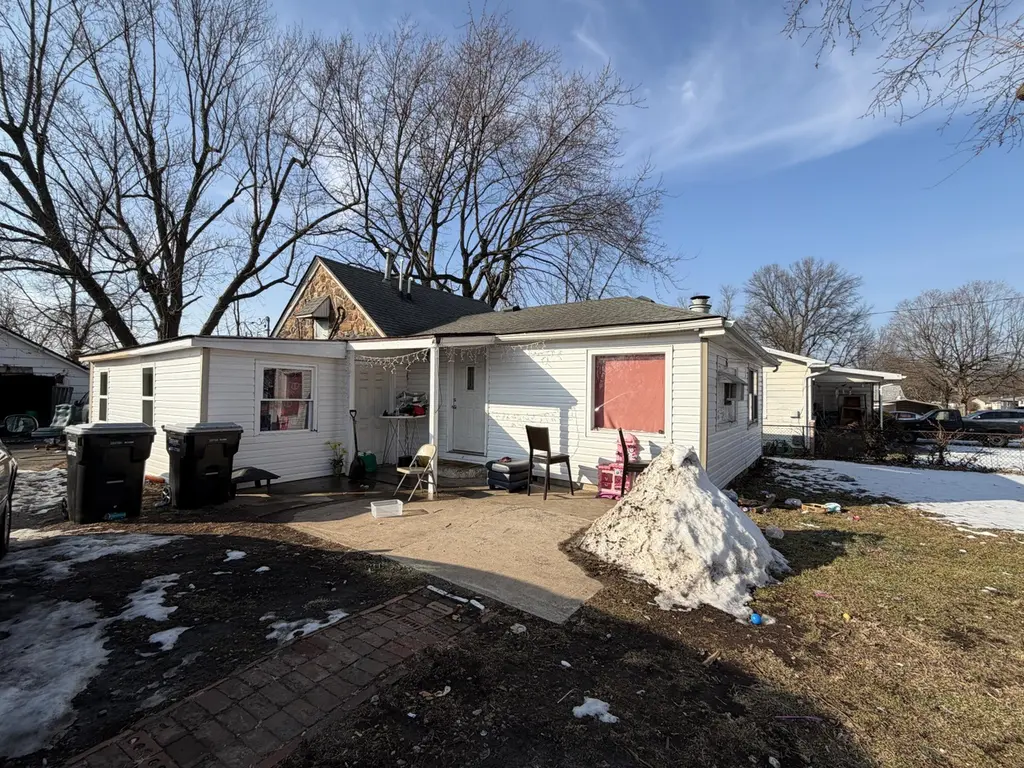 627 N Forest Ave