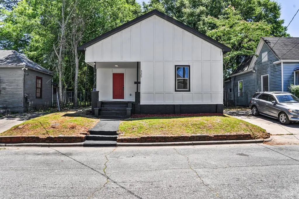 335 Lincoln Ave