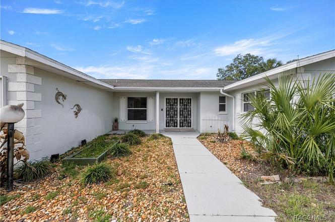 818 N Country Club Dr