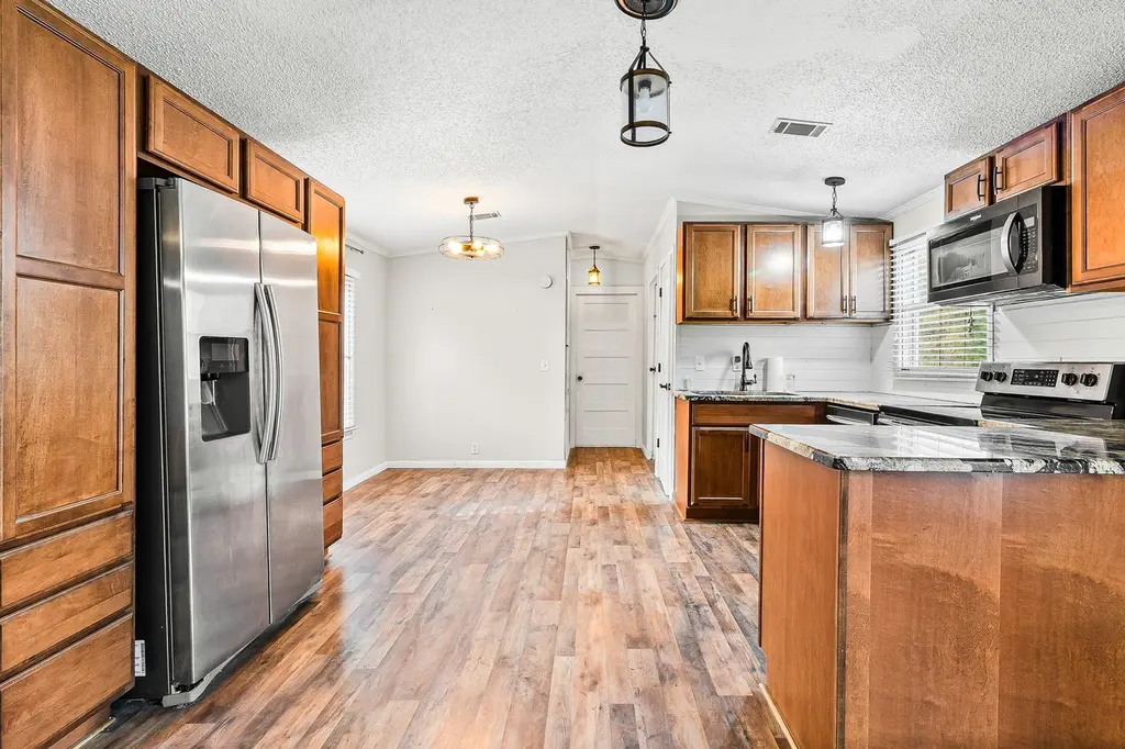 1687 Timberline Dr