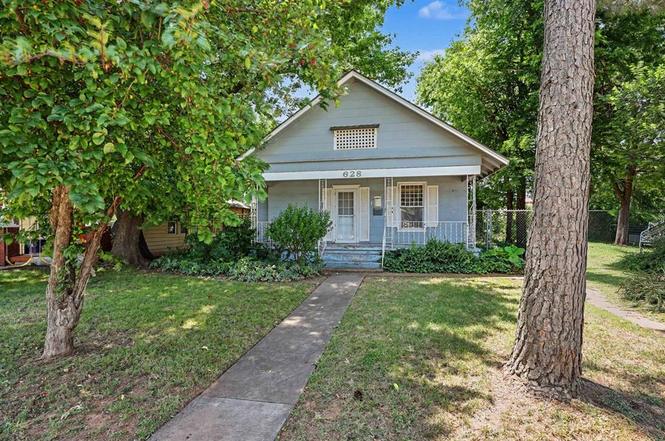 628 SW 28th St