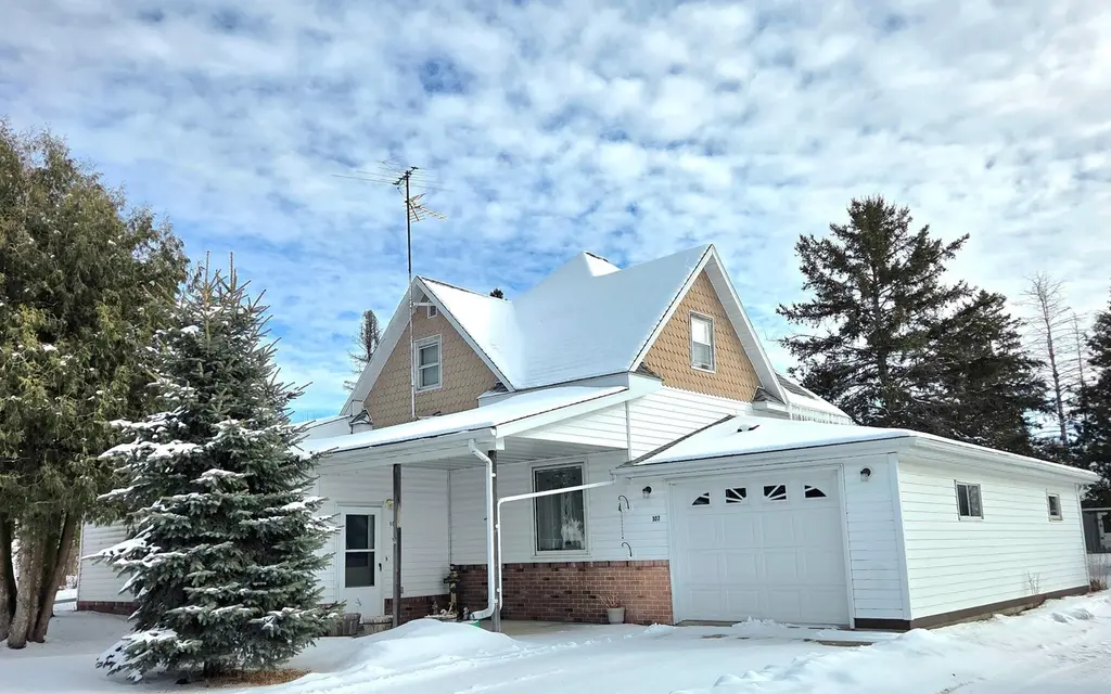 107 Lincoln Ave NW