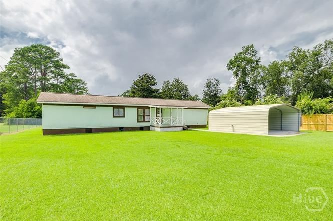 205 Oak Dr