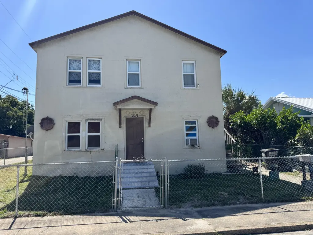 3621 Morton Ave