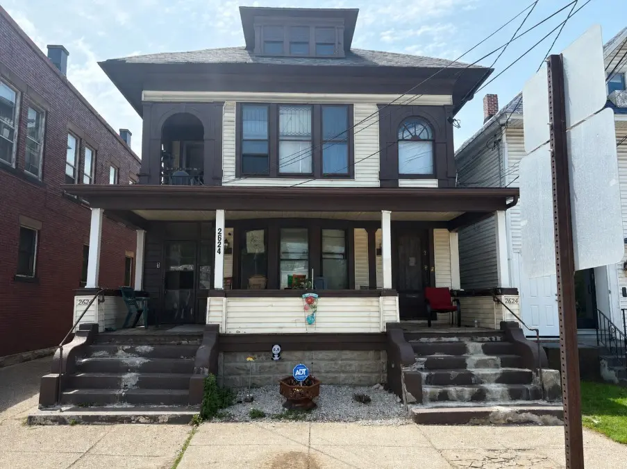 2624 Parade St