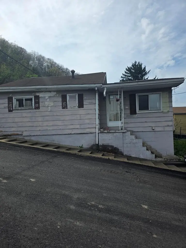 449 Rose St