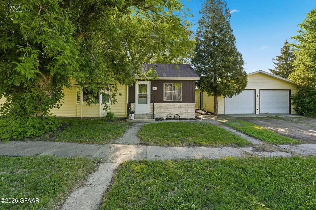 1011 3rd Ave