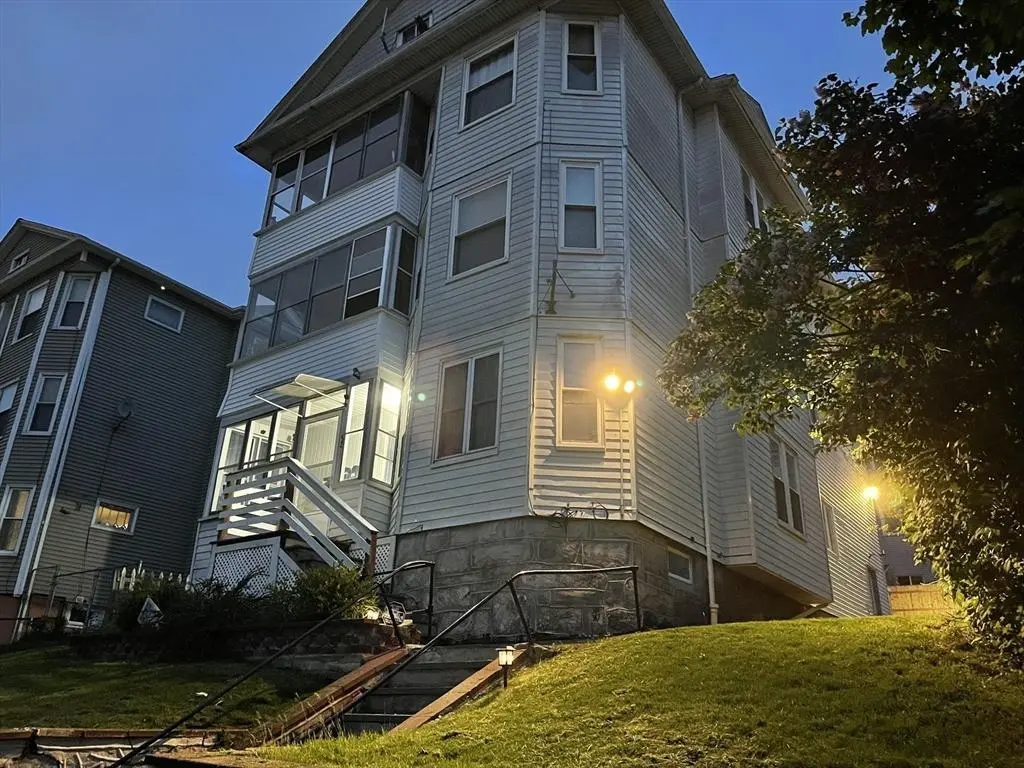 93 Sterling St