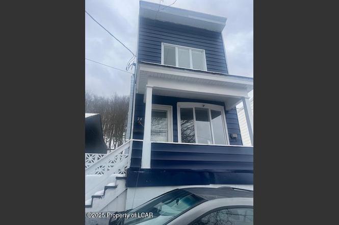 28 Maple St