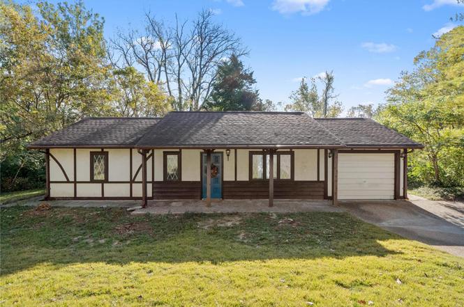 12 Edgewood Ln