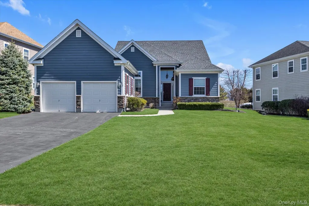 390 Stonecrop Rd