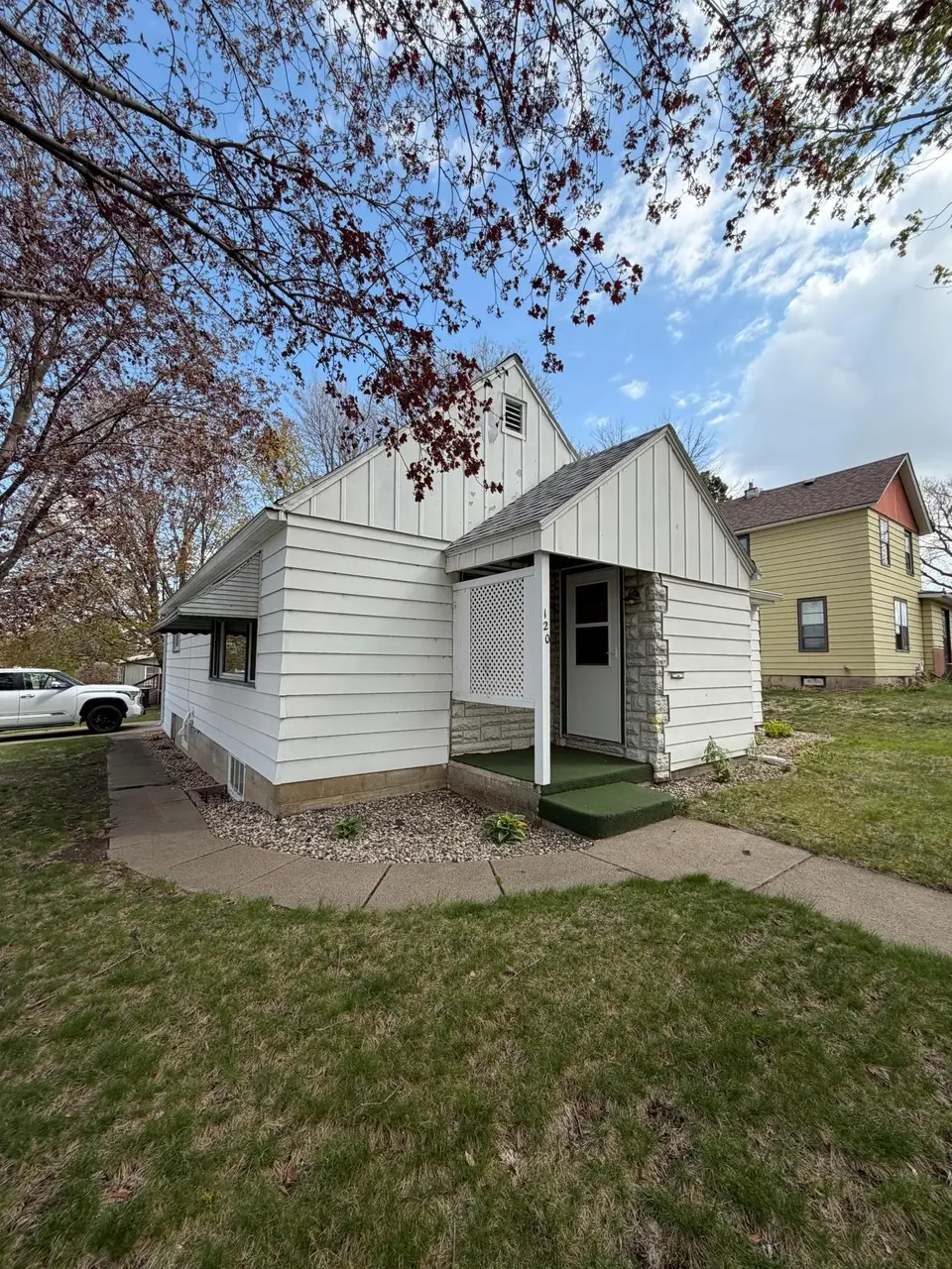 120 W 9th St