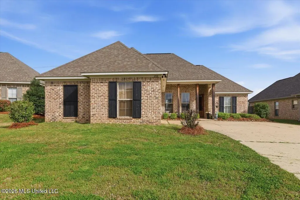 208 Buttonwood Ln