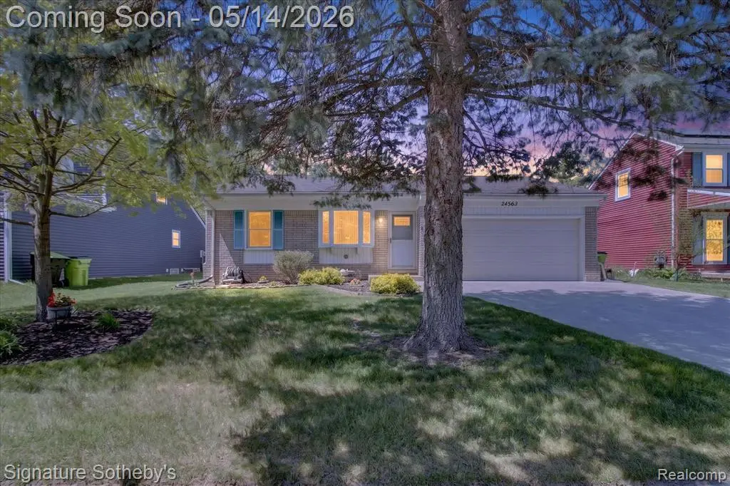 24563 Kings Pointe