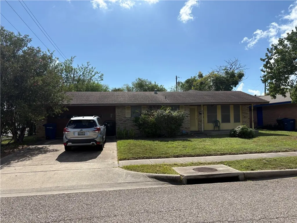 4902 Branscomb Dr