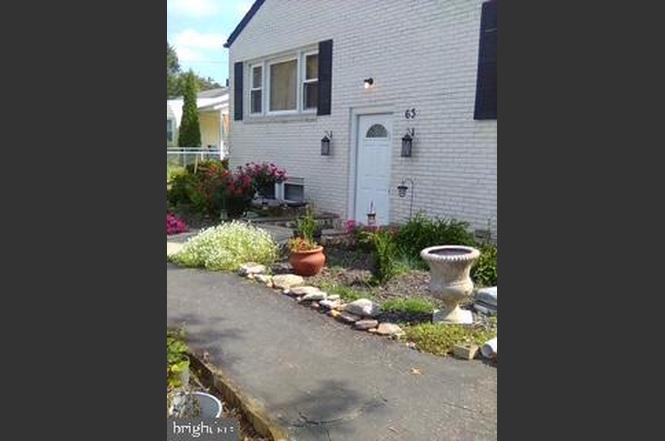 63 Circle Ave