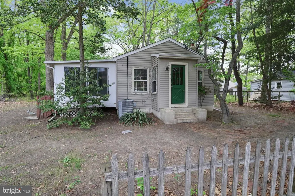 514 Hartford Rd