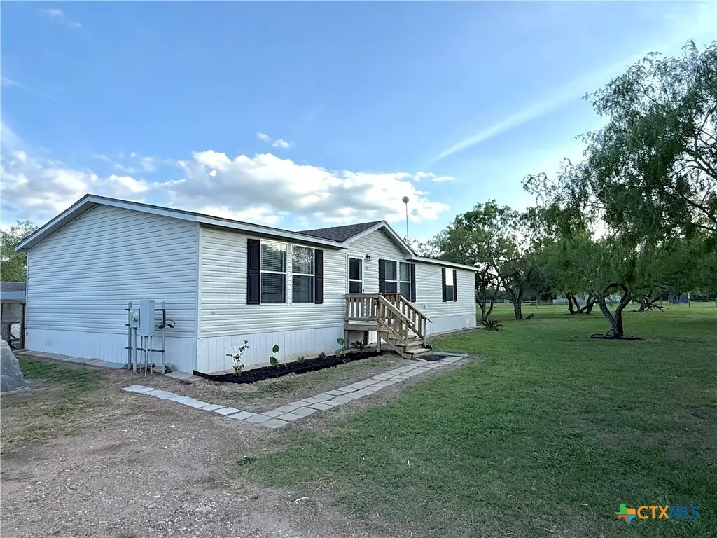 104 Estelle Ln