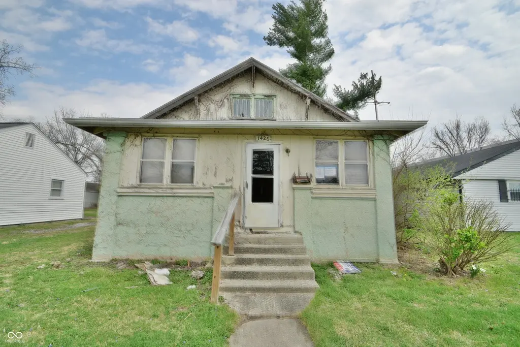 1426 Dewey St