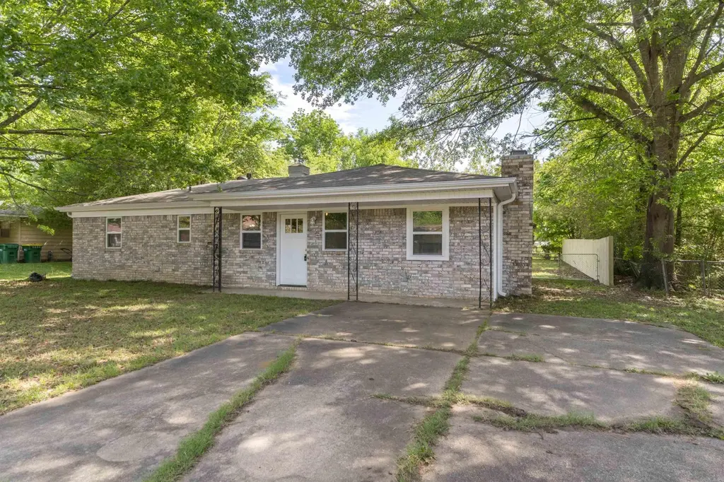 6 Waterfront Dr