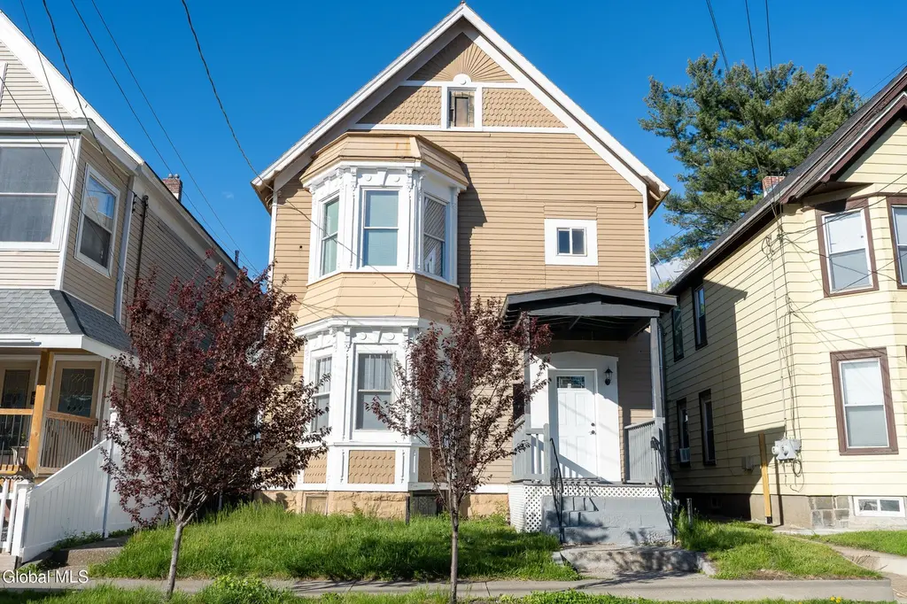 205 Victory Ave