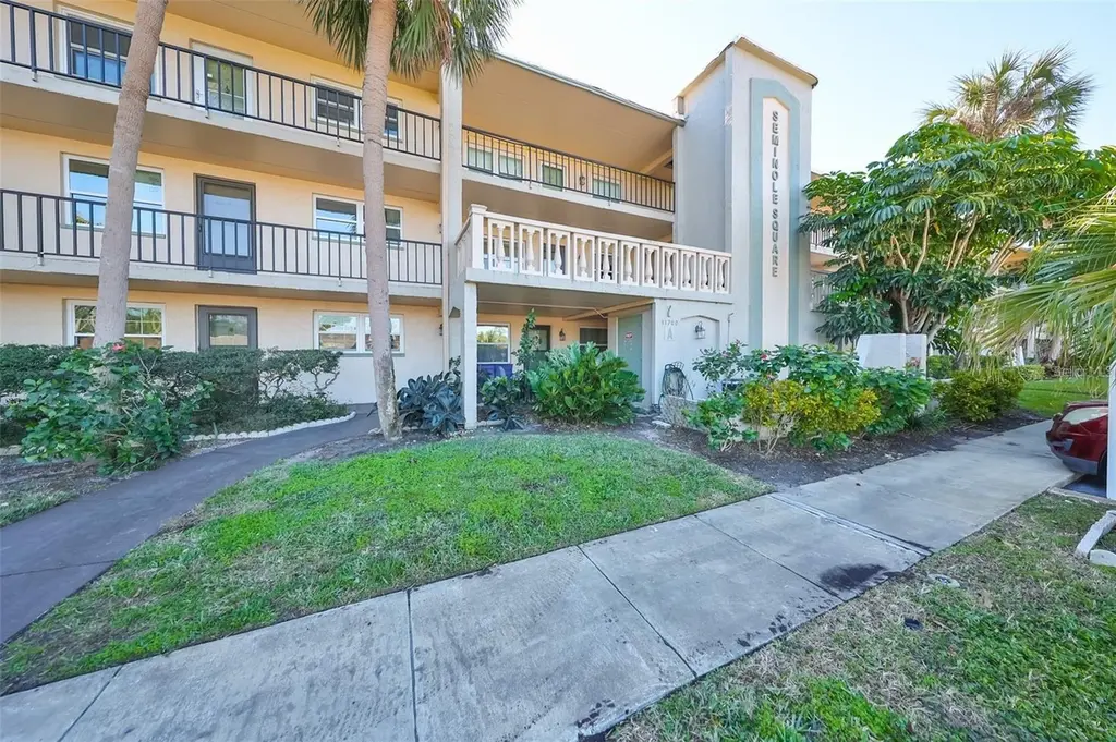 11700 Park Blvd #209
