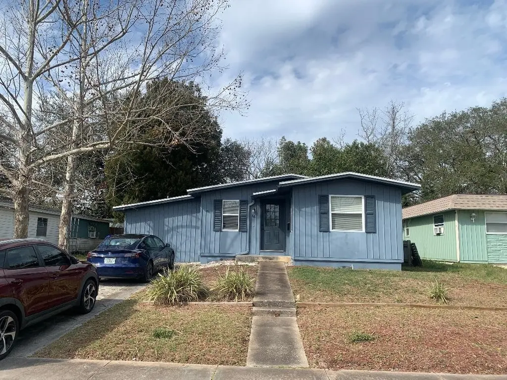 68 Angelo Ln