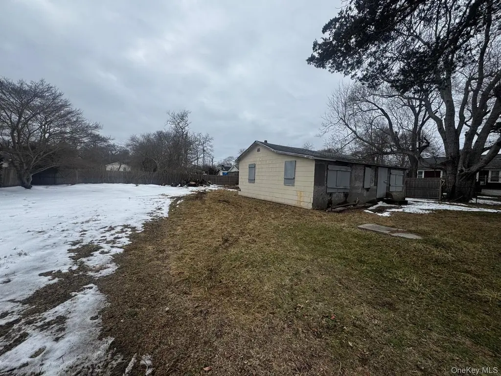 72 Diana Dr