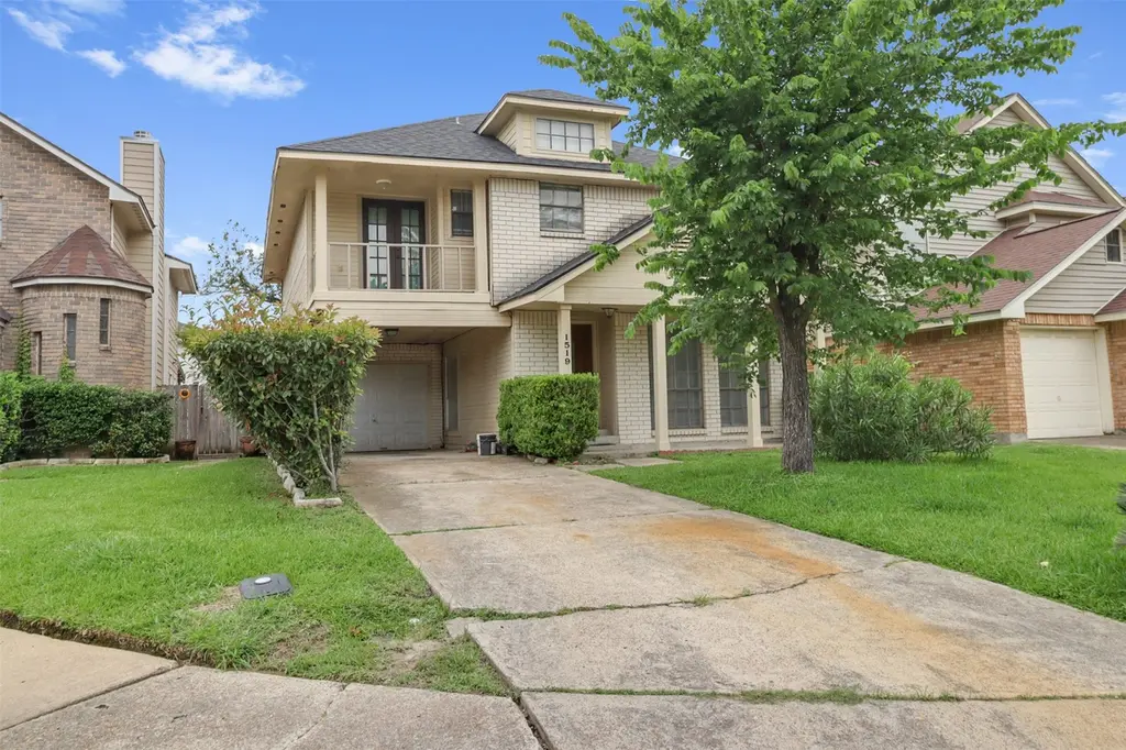 1519 Chertsey Cir