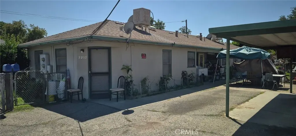 2263 E Thomas
