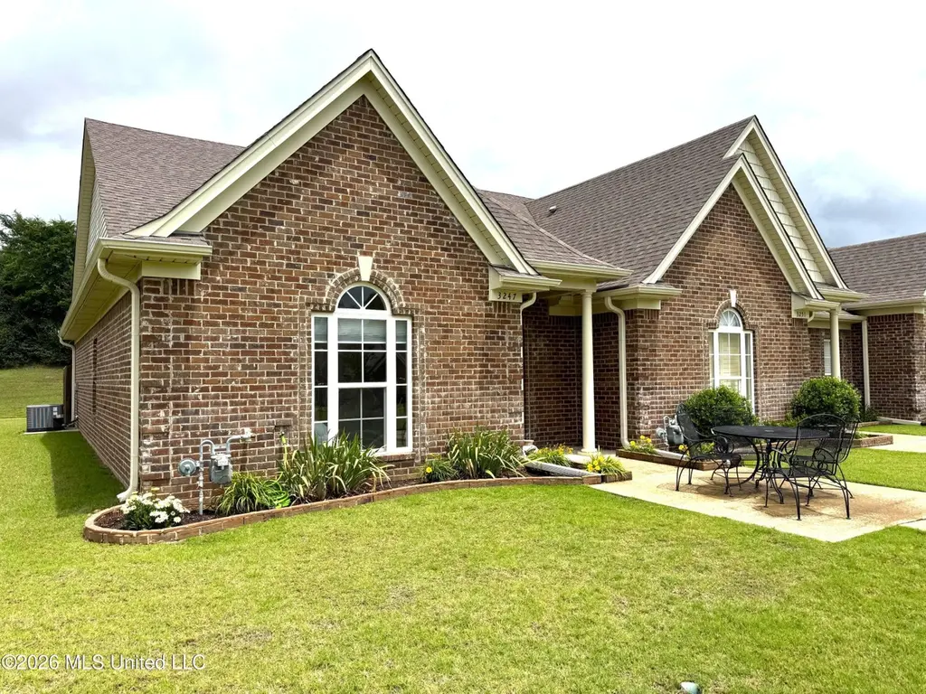 3247 Parkdale Cv