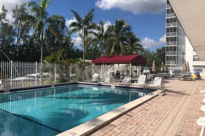 3660 NE 166th St Unit 115