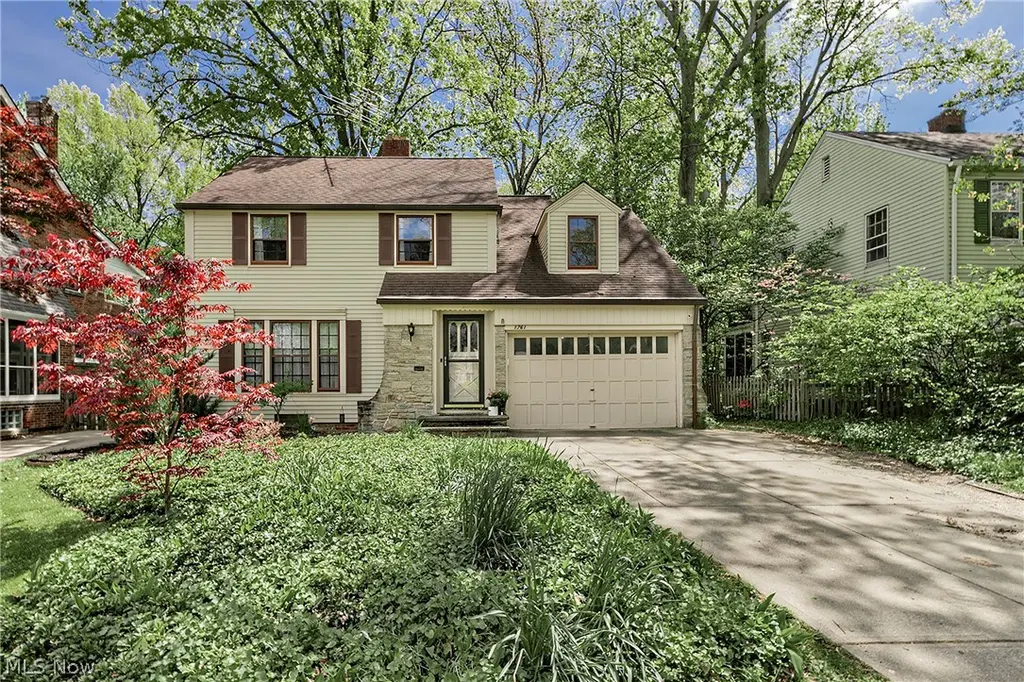 1761 Oakmount Rd