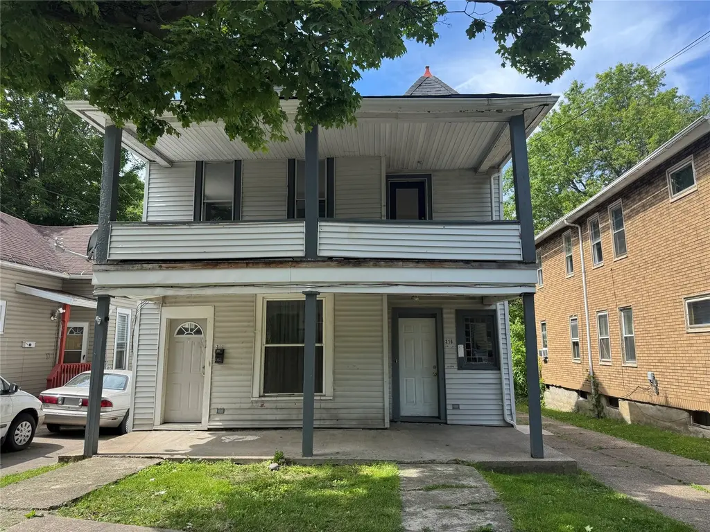 316 W 20th St