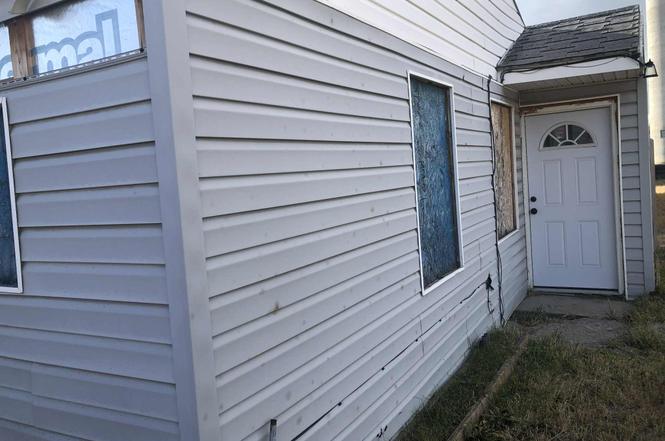109 2nd Ave NE