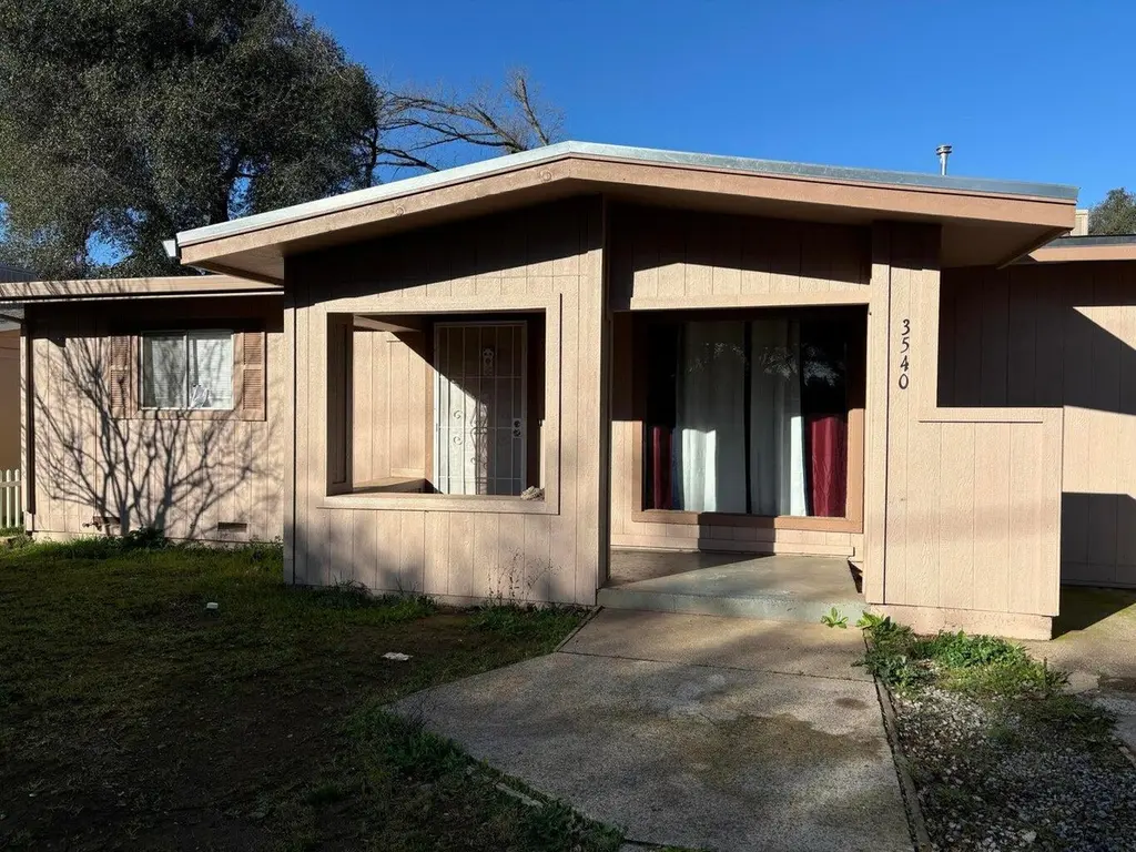 3540 Ricardo Ave