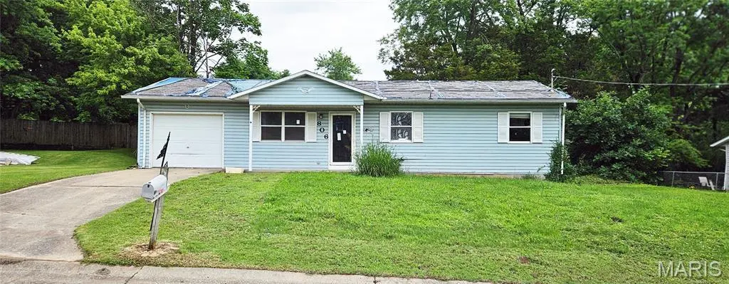 806 Andrew St