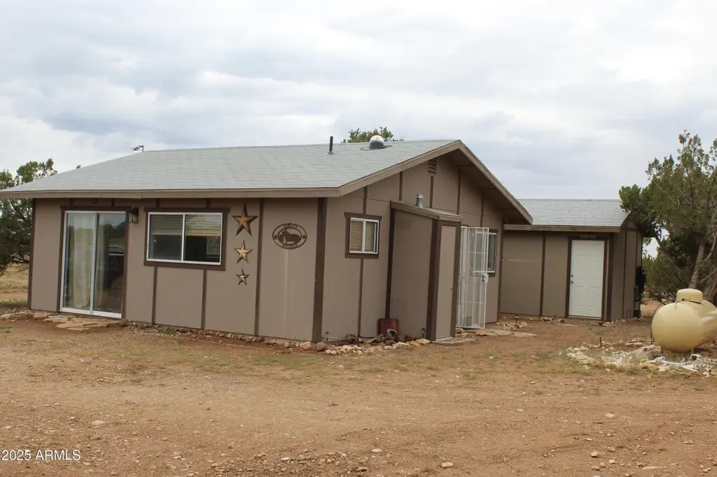 979 Elk Run Rd