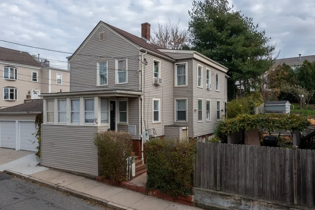 89 Oak St