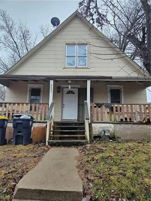 6009 E 10 St