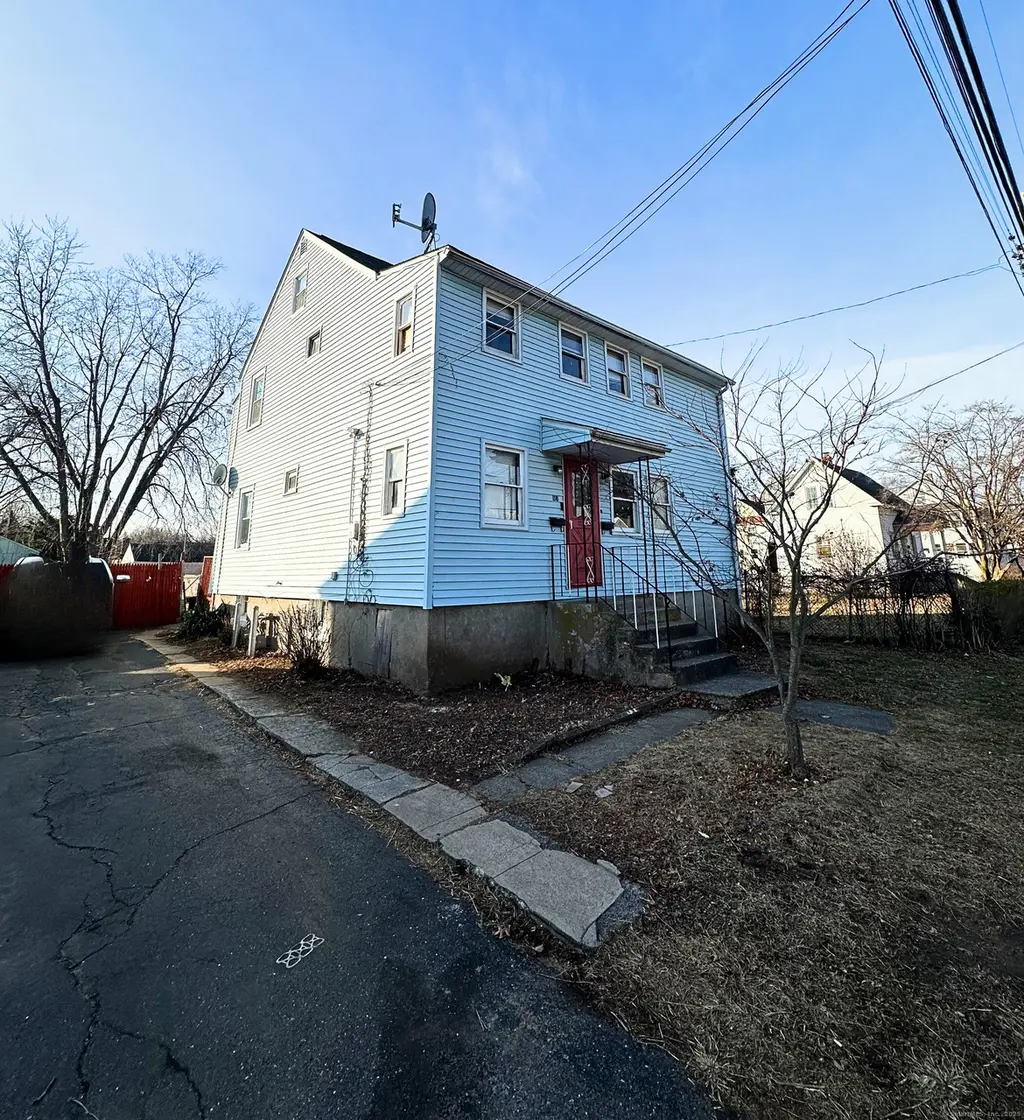 67 Laurel St