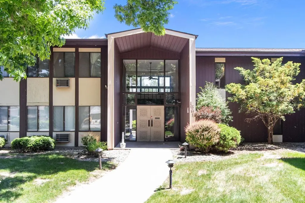 1699 Alcan Dr #210