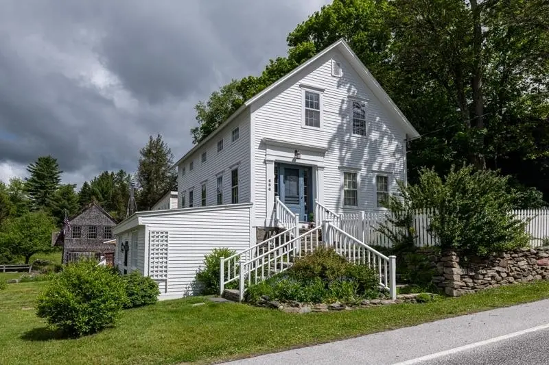 686 Main St