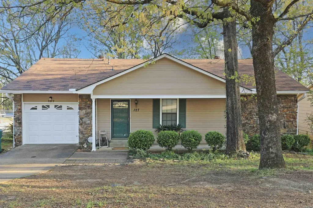 127 Point West Cir