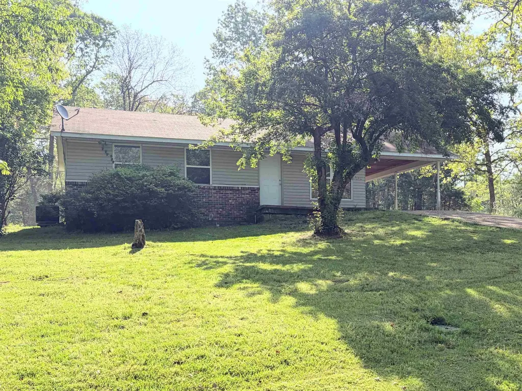 1302 Orchard Ln
