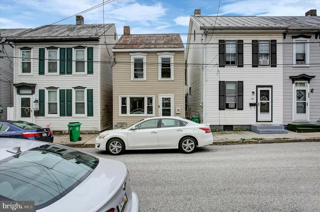 146 E Penn St
